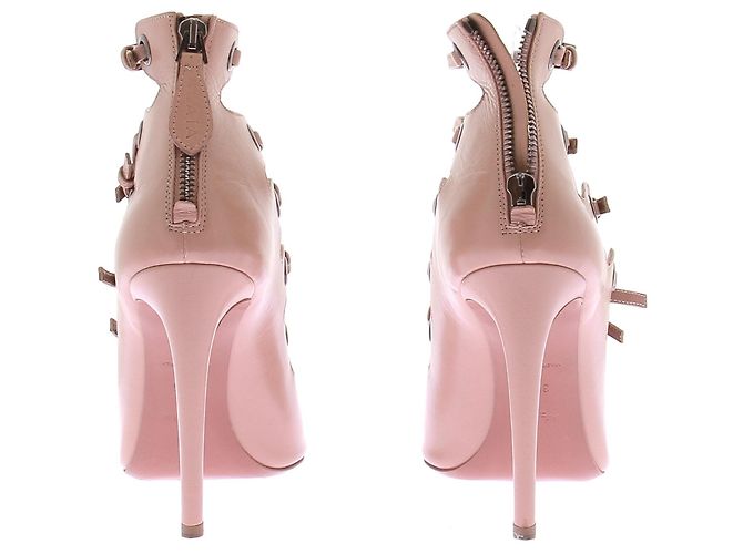 Alaïa Lederpumps Beige mit Riemchen - Ansicht 5