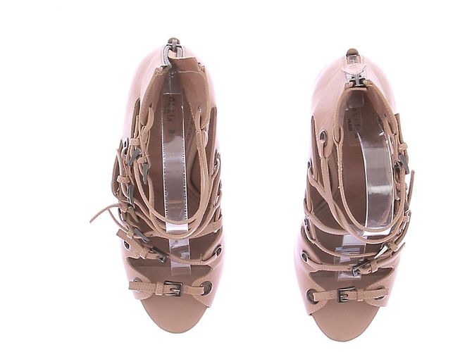 Alaïa Lederpumps Beige mit Riemchen - Ansicht 6
