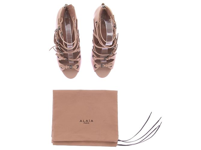 Alaïa Lederpumps Beige mit Riemchen - Ansicht 9