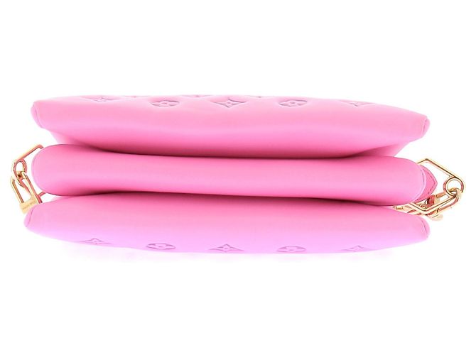 Louis Vuitton Borsa a mano rosa "Coussin GM" - vista 10