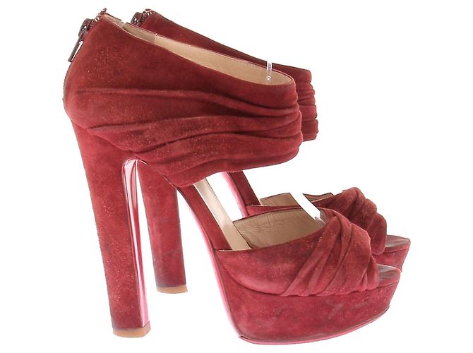 Christian Louboutin Sandali con tacco in camoscio rosso - vista 3