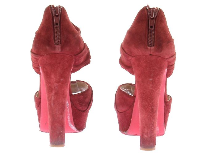 Christian Louboutin Sandali con tacco in camoscio rosso - vista 4