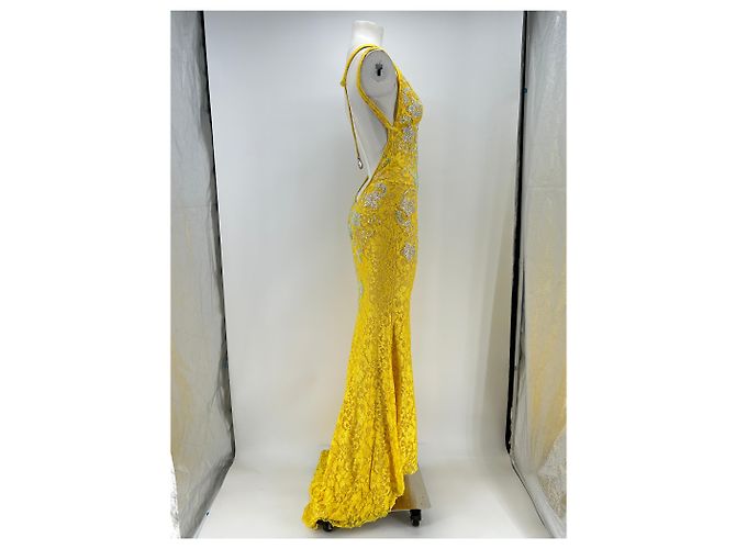 Autre Marque Vestido largo amarillo con strass - vista 3