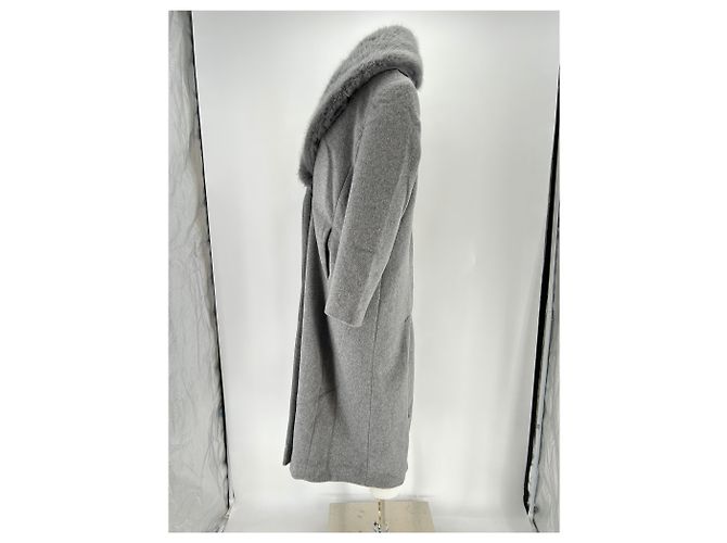 Autre Marque Langer grauer Mantel mit Kunstfell - Ansicht 4