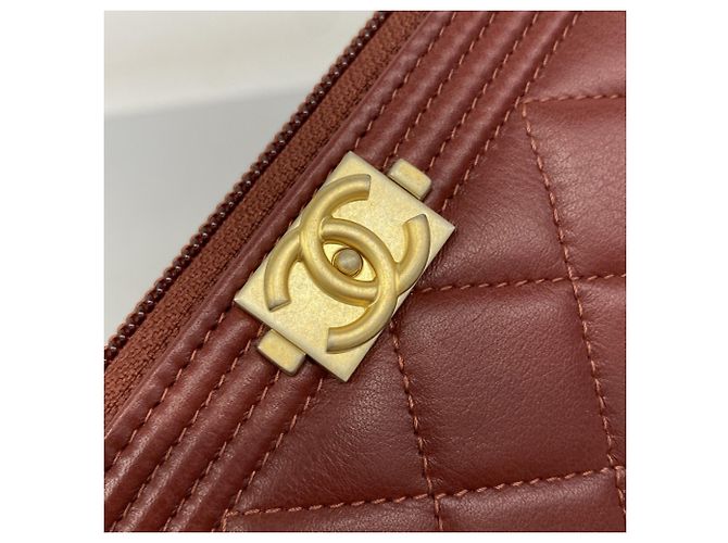 Cartera Larga Chanel Boy en Burdeos - vista 8