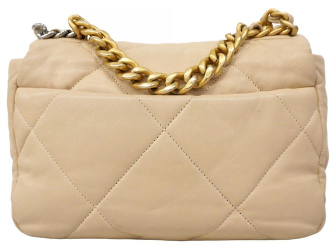 Borsa a spalla in pelle di agnello Chanel 19 in beige - vista 12