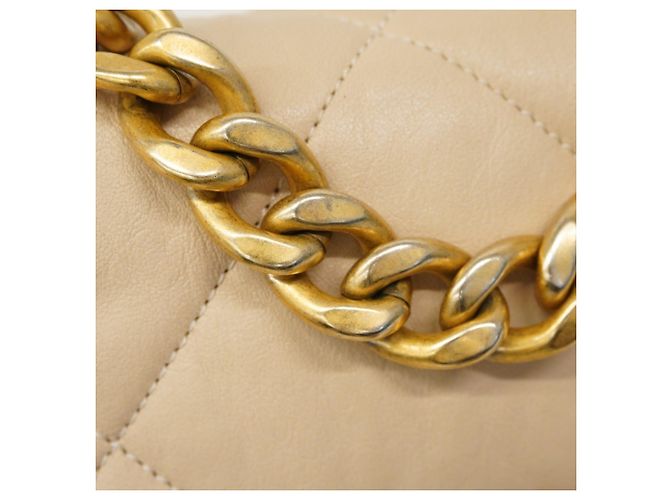 Borsa a spalla in pelle di agnello Chanel 19 in beige - vista 6