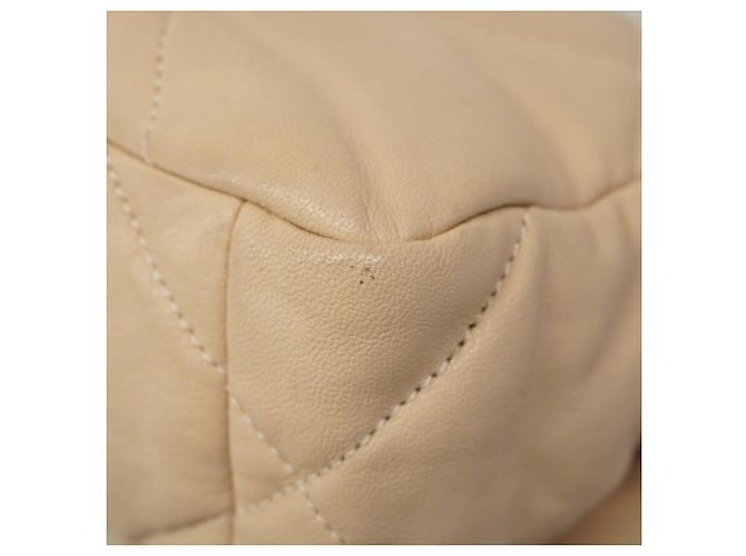 Borsa a spalla in pelle di agnello Chanel 19 in beige - vista 8