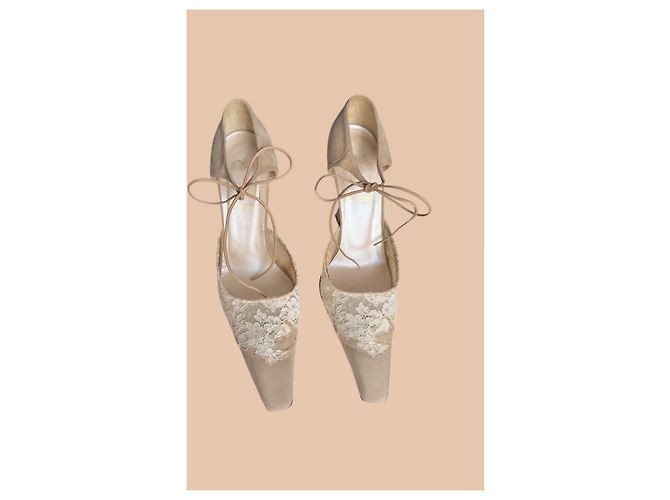 Christian Dior Pumps in suede beige e pizzo - vista 3