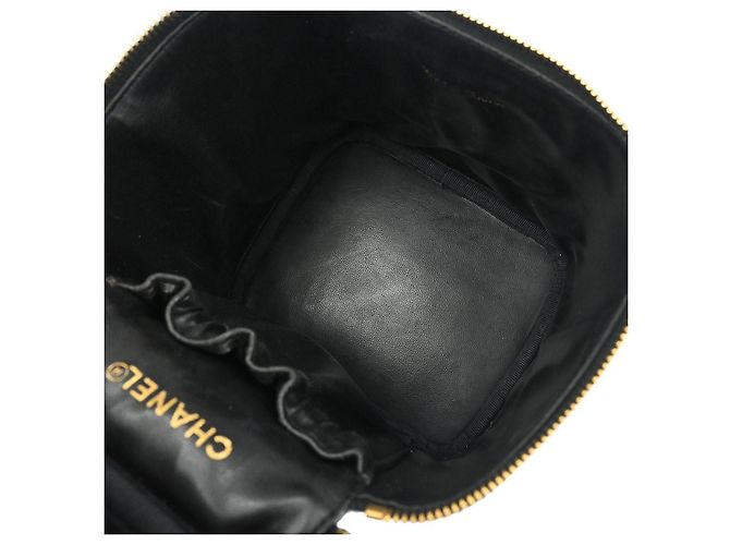 Timeless Beauty case vintage senza tempo Chanel Caviar Piccola Nero - vista 3