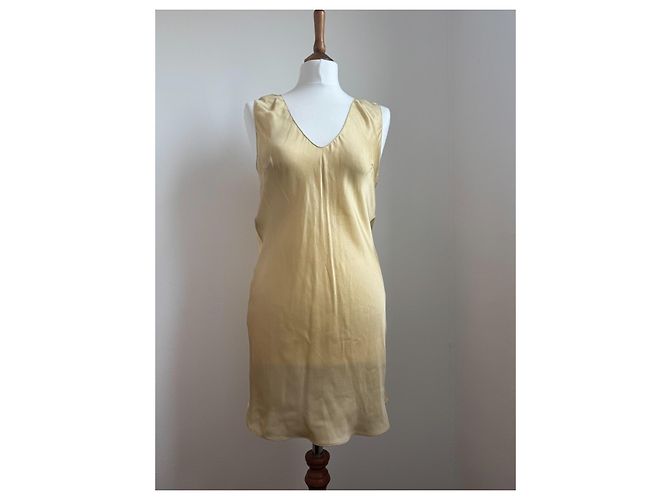 Prada Kleid aus goldenem Metallic-Acetat-Strick - Ansicht 11