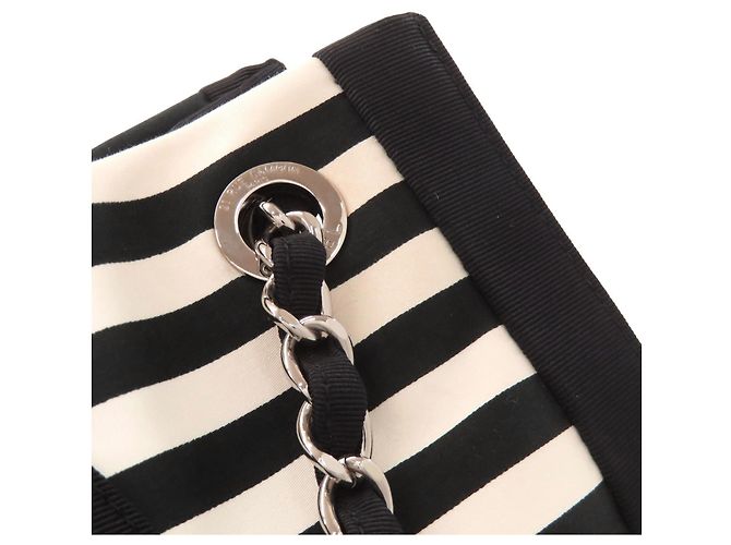 Chanel Kettentasche Schwarz Weiß - Ansicht 10