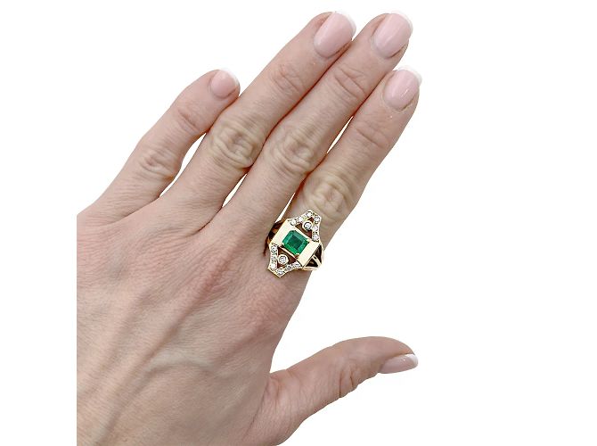 Autre Marque Anello in oro giallo, smeraldo e diamanti. - vista 5