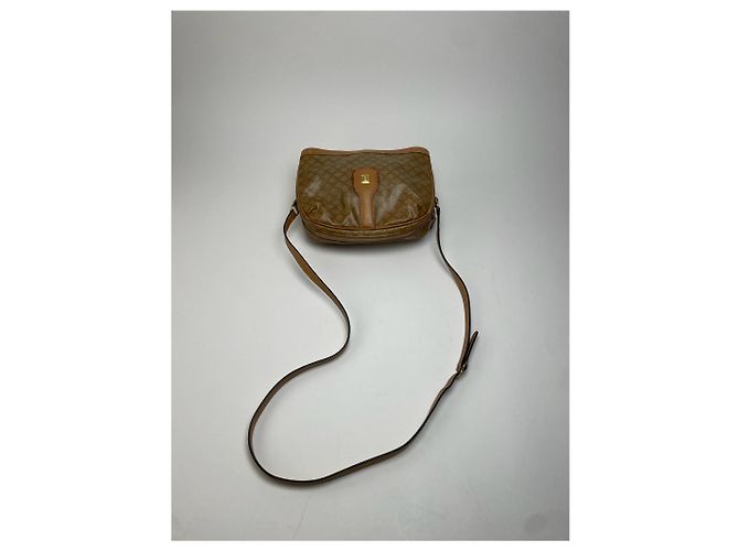 Céline Vintage Celine Paris Triomphe Monogramm Schultertasche aus Kamel-Leder - Ansicht 6