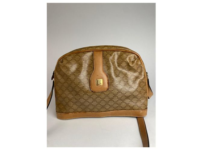 Céline Vintage Celine Paris Triomphe Monogramm Schultertasche aus Kamel-Leder - Ansicht 8