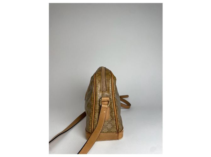 Céline Vintage Celine Paris Triomphe Monogramm Schultertasche aus Kamel-Leder - Ansicht 9