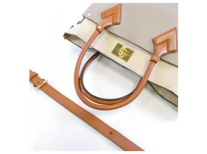 Louis Vuitton On My Side MM Handbag - view 6