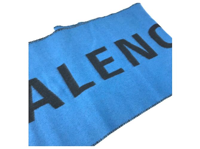 Blaue Wollschals von Balenciaga - Ansicht 3