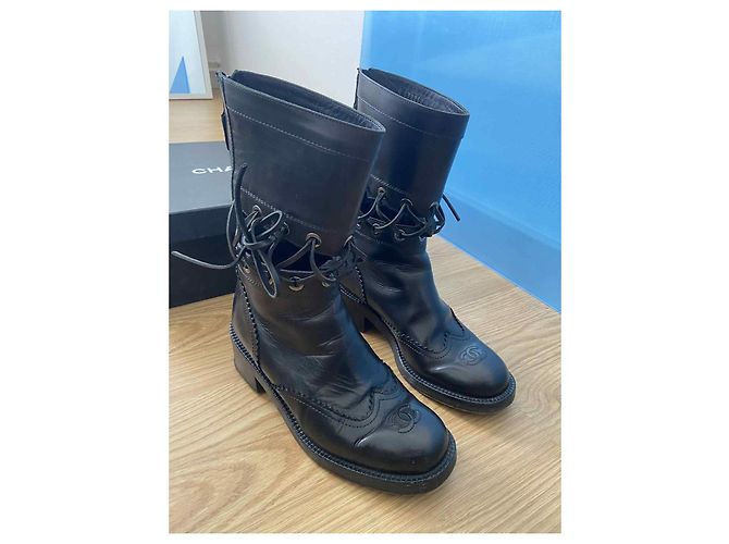 Botas Chanel de cuero negro - vista 4