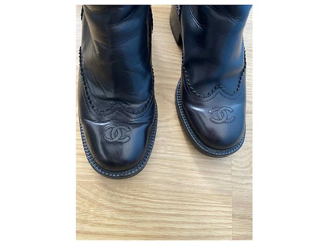 Botas Chanel de cuero negro - vista 5