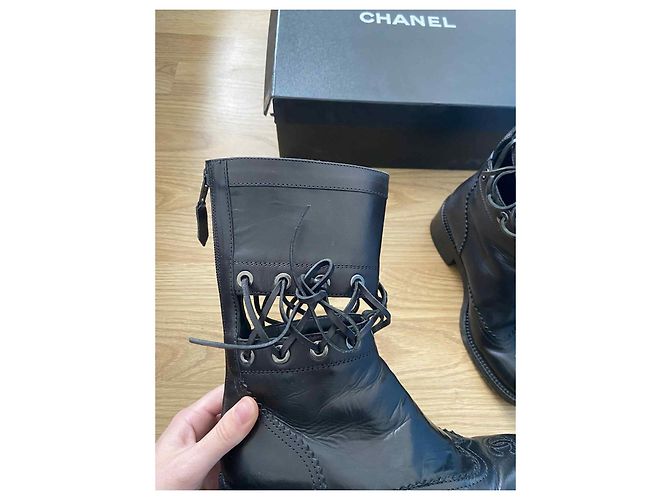 Botas Chanel de cuero negro - vista 6