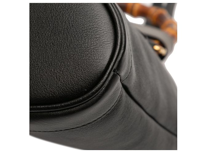 Borsa a secchiello convertibile in pelle di vitello nera Gucci Bamboo Diana piccola - vista 10
