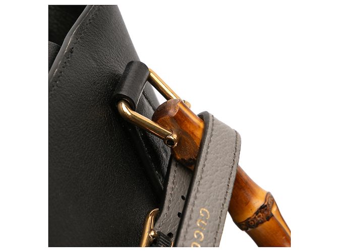 Borsa a secchiello convertibile in pelle di vitello nera Gucci Bamboo Diana piccola - vista 9
