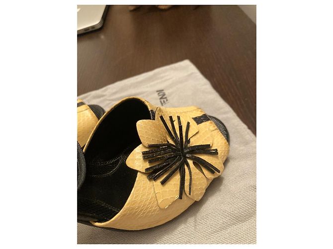 Sandali Fendi in pelle di serpente gialla 37 Giallo - vista 9