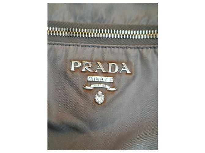 Borsa a mano Prada in nylon grigio - vista 2