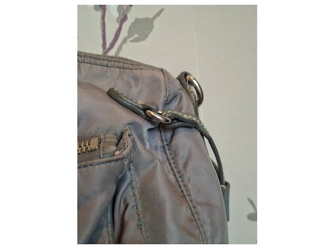 Borsa a mano Prada in nylon grigio - vista 3