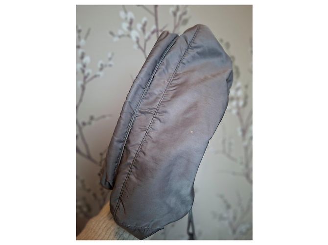 Borsa a mano Prada in nylon grigio - vista 4