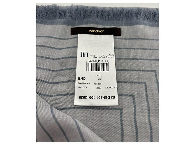 Windsor: La Definizione di Eleganza Senza Tempo – Sciarpa in Seta di Lusso Multicolore - vista 3