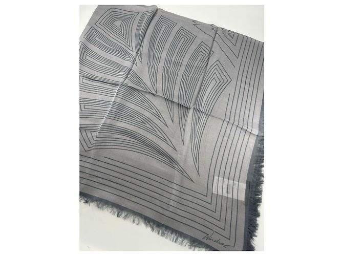 Windsor: La Definizione di Eleganza Senza Tempo – Sciarpa in Seta di Lusso Multicolore - vista 6