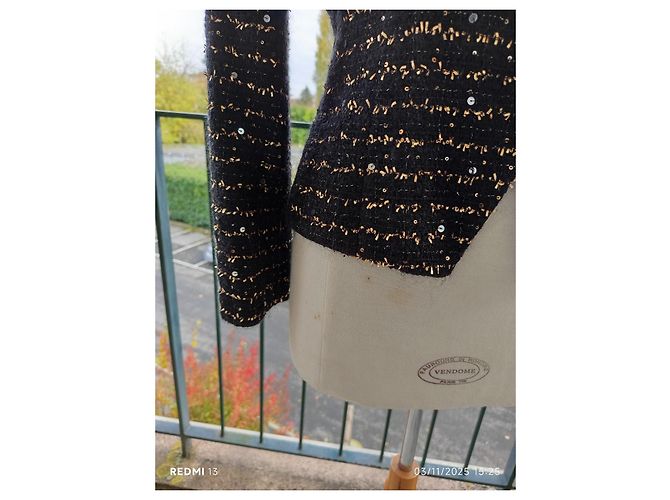 Giacca Blumarine in Tweed Nero e Oro con Paillettes Multicolore - vista 3