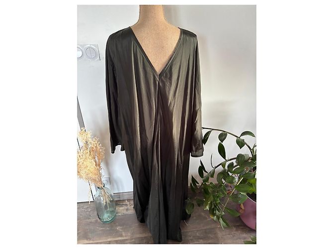 Autre Marque Langes grünes Kalita-Kleid Dunkelgrün - Ansicht 3