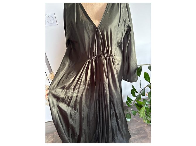 Autre Marque Langes grünes Kalita-Kleid Dunkelgrün - Ansicht 4