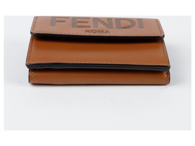 Fendi Billetera Micro Trifold Baguette Castaño - vista 5