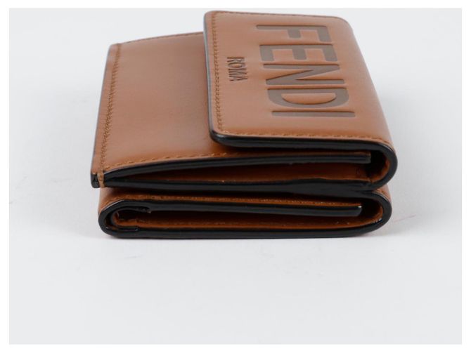 Fendi Billetera Micro Trifold Baguette Castaño - vista 6