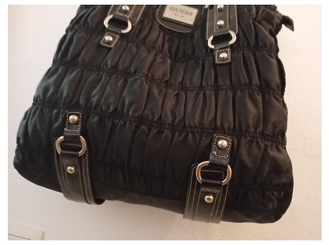 Borsa Guess nera in tessuto plissettato e pelle Nero - vista 7