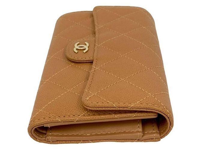 Cartera tri-fold de piel de ternera granulada beige Chanel - vista 4