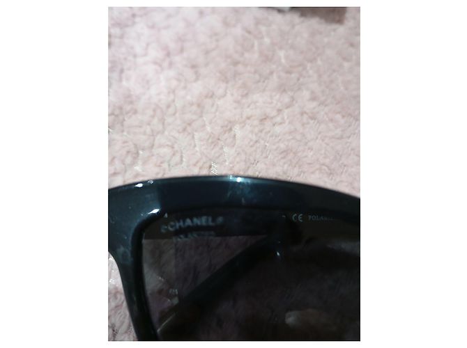 Chanel Sonnenbrille Schwarz mit gesteppten Bügeln - Ansicht 7
