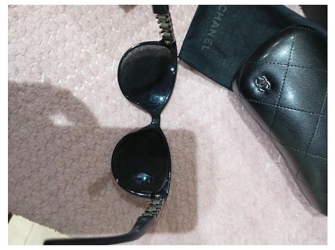 Occhiali da sole Chanel neri con dettagli catena argento Nero - vista 6