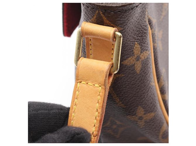 Borsa a Spalla Louis Vuitton Viva Cite PM Marrone - vista 10