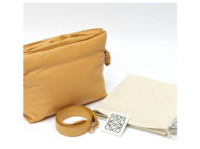 Borsa a Spalla Puffer Flamenco di Loewe Cammello - vista 8