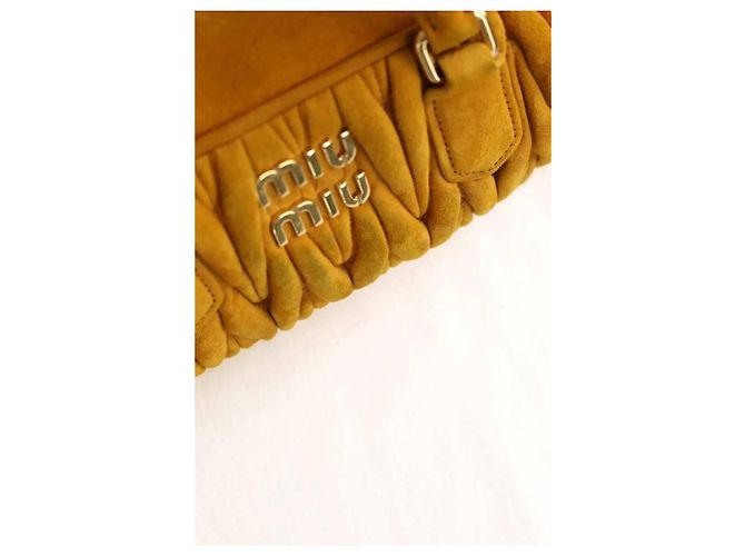 Miu Miu Borsa a mano Arcadie in suede cammello - vista 6