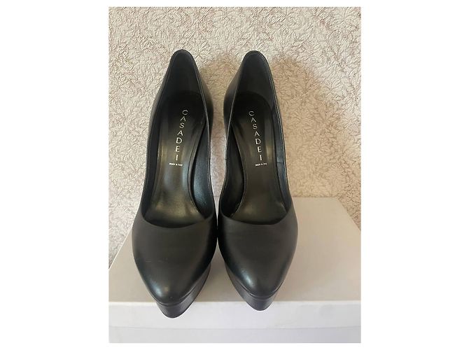 Décolleté in pelle nera con plateau Casadei Nero - vista 3