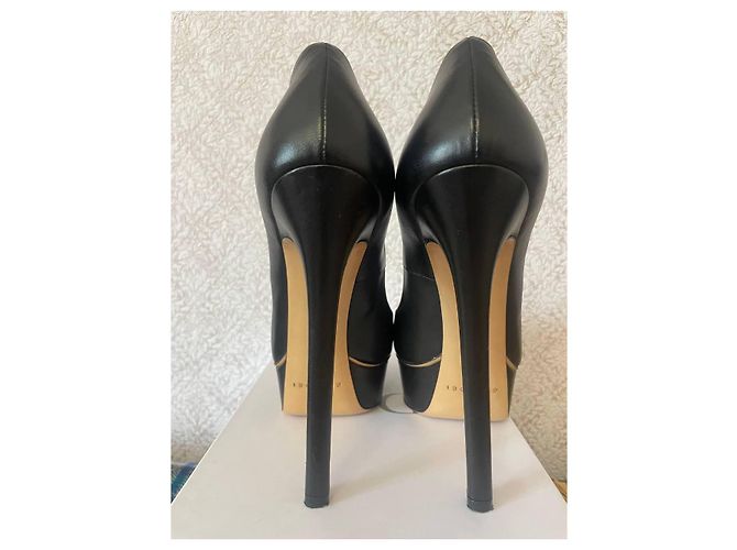 Décolleté in pelle nera con plateau Casadei Nero - vista 6