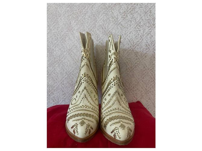 Autre Marque Botines de cuero blanco con adornos dorados - vista 2