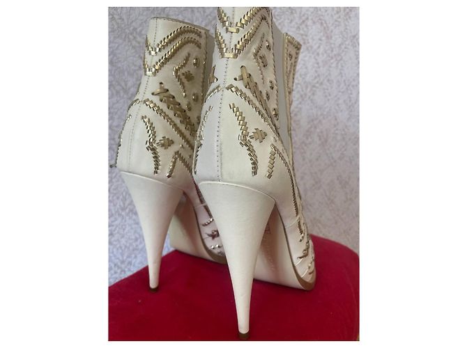 Autre Marque Botines de cuero blanco con adornos dorados - vista 4