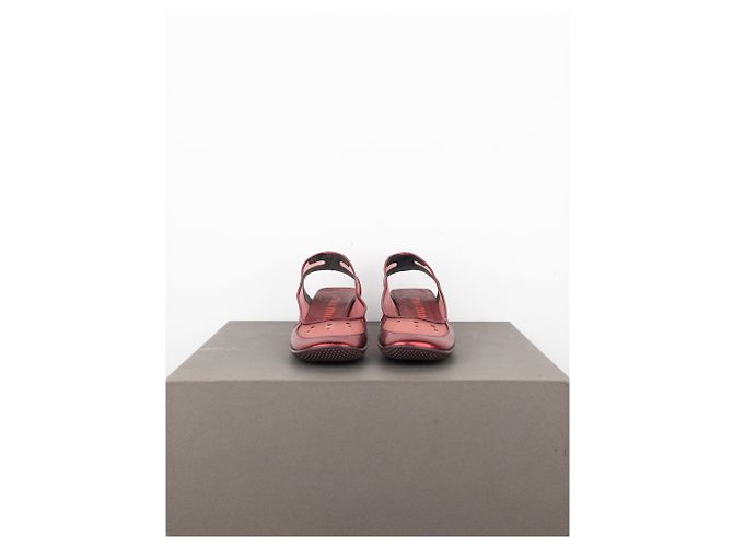 Miu Miu SS00 Tacones Kitten Slingback Transparentes Space Bubble Roja - vista 5